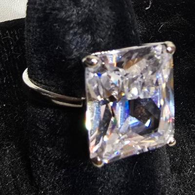 Lot of 6 costume rings- Jewlery
