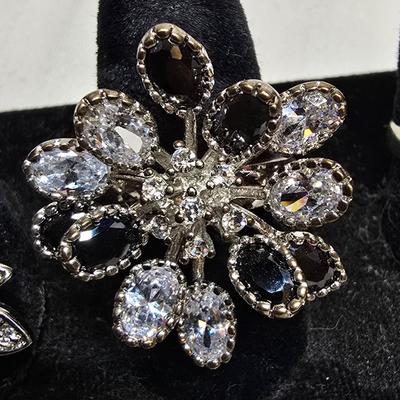 Lot of 6 costume rings- Jewlery