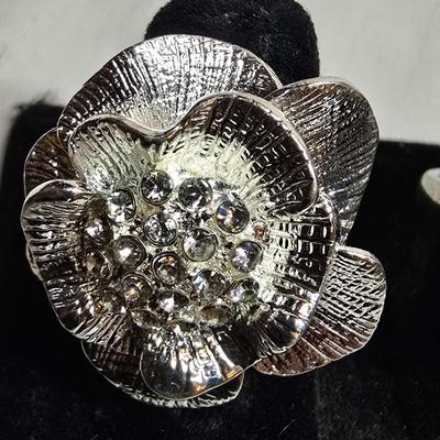 Lot of 6 costume rings- Jewlery