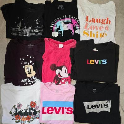 Lot of 9 graffic Tees