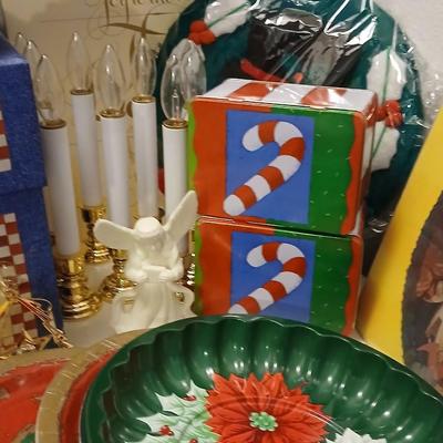 Christmas Items, new rolls of giftwrapping, candy cane deco, snowman boxes & more !