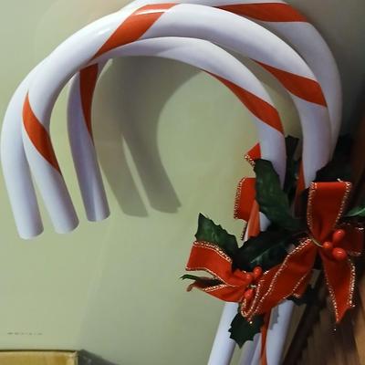 Christmas Items, new rolls of giftwrapping, candy cane deco, snowman boxes & more !
