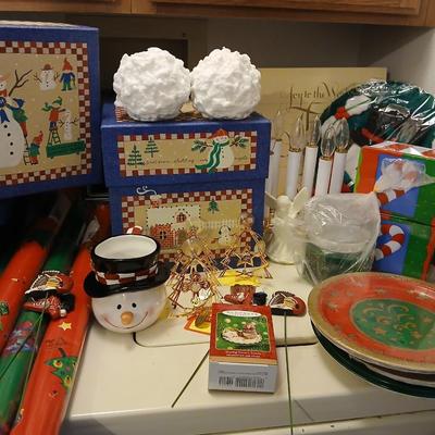 Christmas Items, new rolls of giftwrapping, candy cane deco, snowman boxes & more !