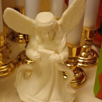 Christmas Items, new rolls of giftwrapping, candy cane deco, snowman boxes & more !