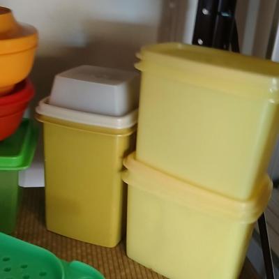 Tupperware Brand food storage containers (1)