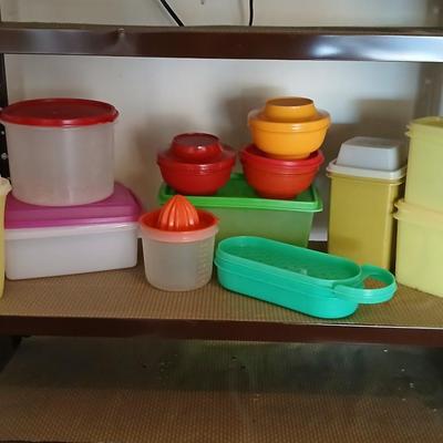 Tupperware Brand food storage containers (1)
