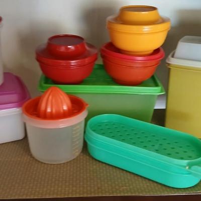 Tupperware Brand food storage containers (1)