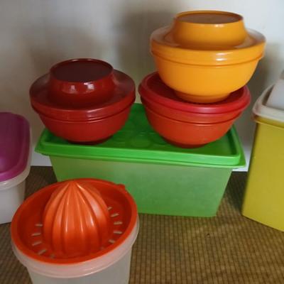 Tupperware Brand food storage containers (1)