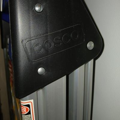 Brand new Cosco 5' folding step ladder Signature series