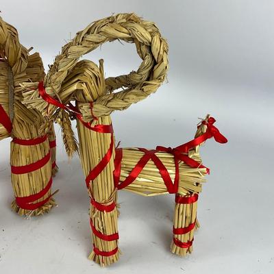 711 Lot of Scandinavian Straw Julbock and Wreaths