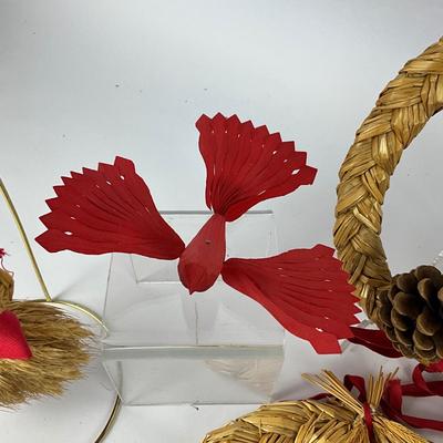 711 Lot of Scandinavian Straw Julbock and Wreaths