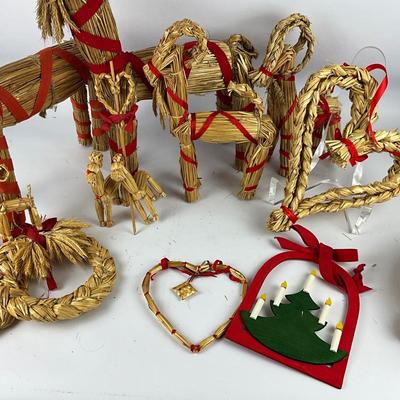 712 Large Lot of Scandinavian Julbock Straw Goats and Decor