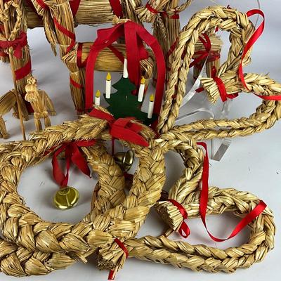 712 Large Lot of Scandinavian Julbock Straw Goats and Decor