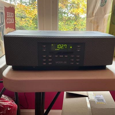714 Henry Kloss Radio