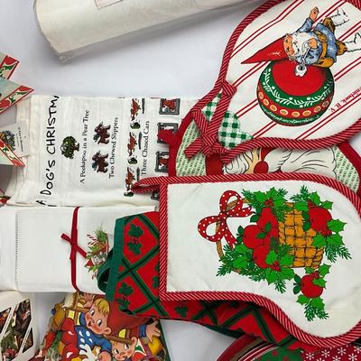717 Vintage Swedish Merry Christmas Melamine Tray & Linen Lot