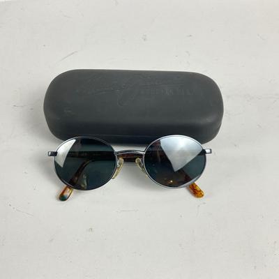 726 Pair of Lady's MAUI JIM'S Sunglasses