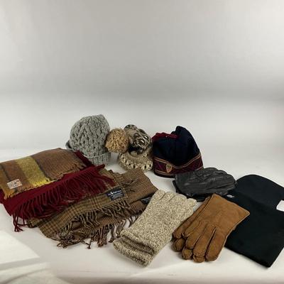 728 Men's Cashmere, Wool, and Leather Scarves, Hats & Gloves Set