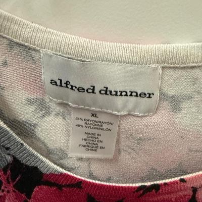 Two XL pieces of clothing, sweater and top
