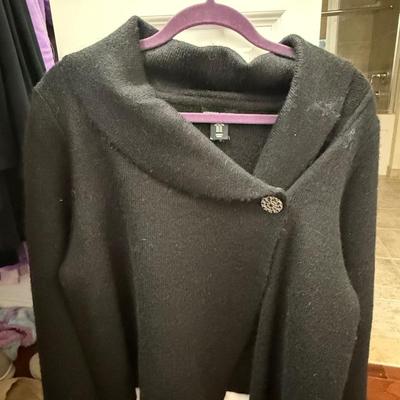 Two XL pieces of clothing, sweater and top