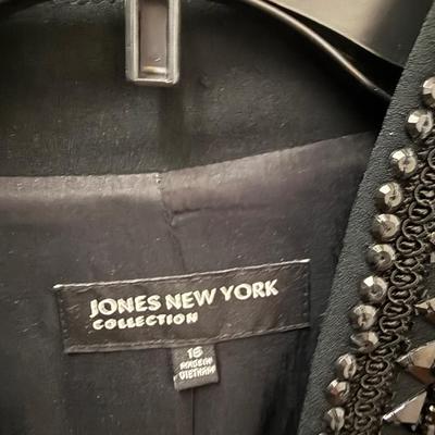 Two beautiful sweaters (Jones New York and Venario) XL