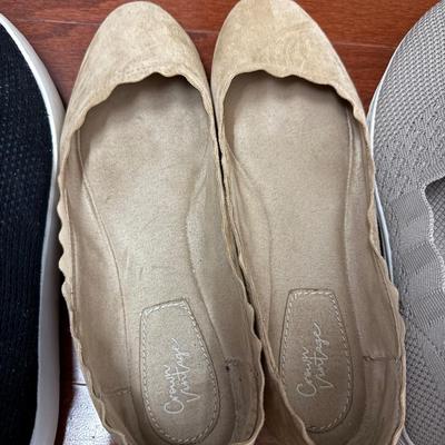 Three awesome pairs of shoes (Allbirds and Sketchers!) size 10