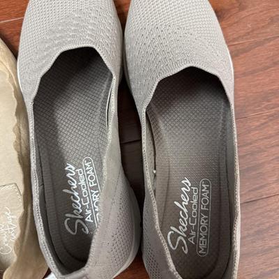 Three awesome pairs of shoes (Allbirds and Sketchers!) size 10