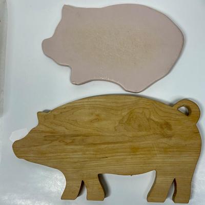Cutting Boards in Pig form, Wood and Cornel
