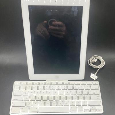 IPAD 2nd Generation 2011 with Keyboard Dock