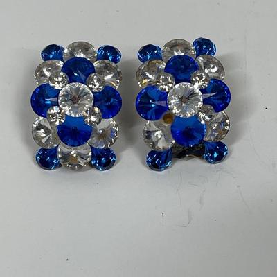 Vintage clip-on Earrings blue and clear rhinestones