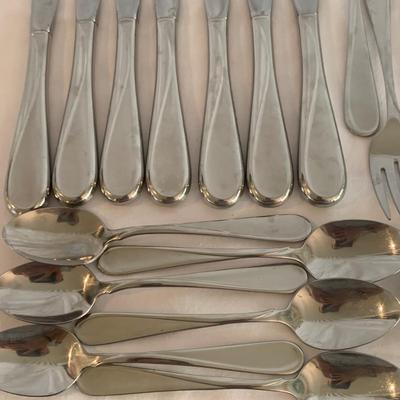 Oneida Cutlery Set & Variety of Utensils (K-HS)
