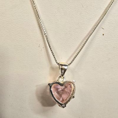Beautiful Stering Silver heart pendent and chain