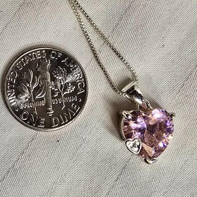 Beautiful Stering Silver heart pendent and chain