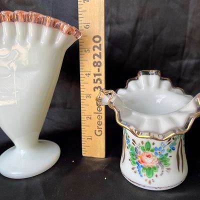 Lot 38 Fenton Vases