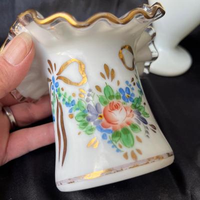 Lot 38 Fenton Vases