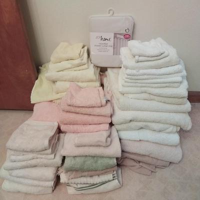 Variety of Towels, Hand Towels and Washclothes