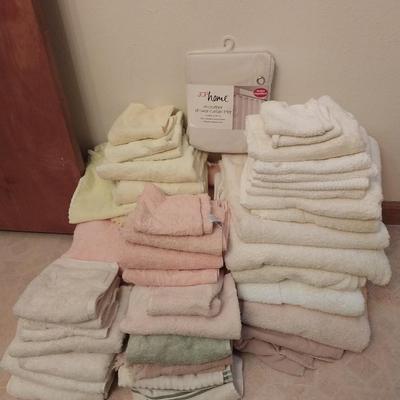 Variety of Towels, Hand Towels and Washclothes