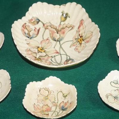 RARE PAULINE POTTERY OF EDGERTON, WI 1890 BERRY SET OF SIX-SIDED BOWL FLUTED BERRY SET