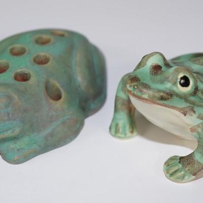 VINTAGE CERAMIC POTTERY FROGS ROSEVILLE & BRUSH MCCOY POTTERY
