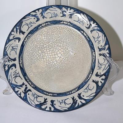 EARLY DEDHAM POTTERY PLATE OF 8 1/2" RABBIT PATTERN