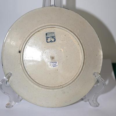 EARLY DEDHAM POTTERY PLATE OF 8 1/2" RABBIT PATTERN