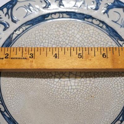 EARLY DEDHAM POTTERY PLATE OF 8 1/2" RABBIT PATTERN