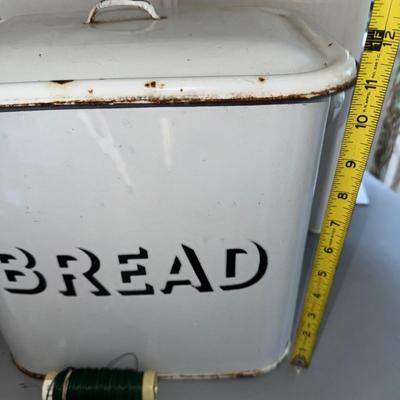 467 Bread Storage Bin & See Storage Bin