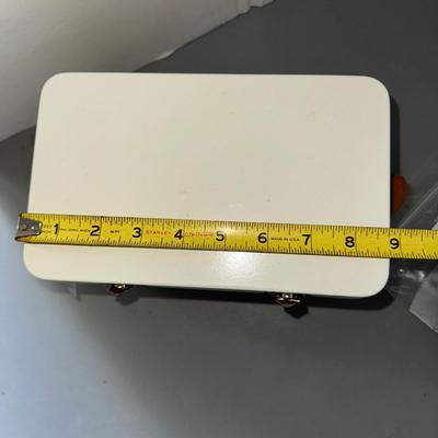 467 Bread Storage Bin & See Storage Bin