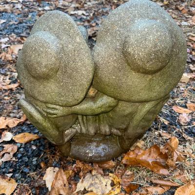 477 Pair of Frogs Having Cocktails Concrete Garden/Yard Decor