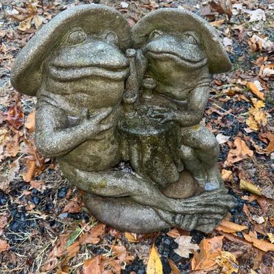 477 Pair of Frogs Having Cocktails Concrete Garden/Yard Decor