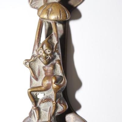 ANTIQUE BRASS DARTMORE "PIXIE" DOOR KNOCKER