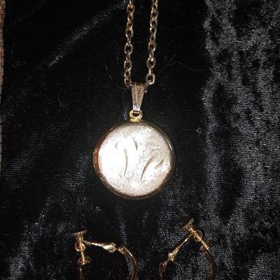 Shannon's Watch, Necklaces and earrings