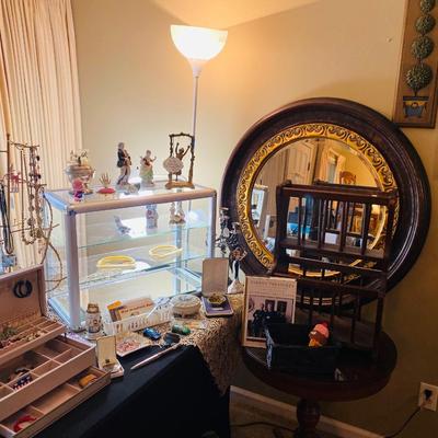 Lot 2: Jewelry Counter Selection