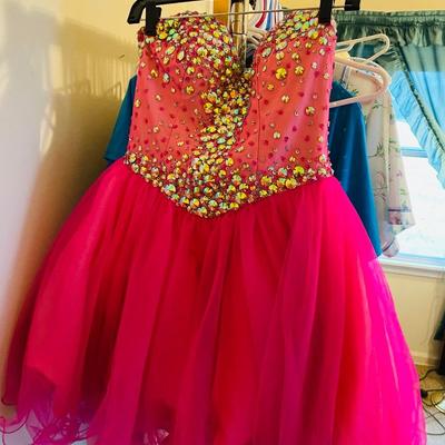 Lot 3: Clothing Selection