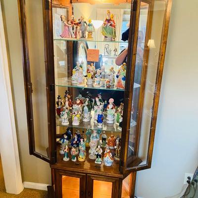 Lot 5: Curio Cabinet & Figurines